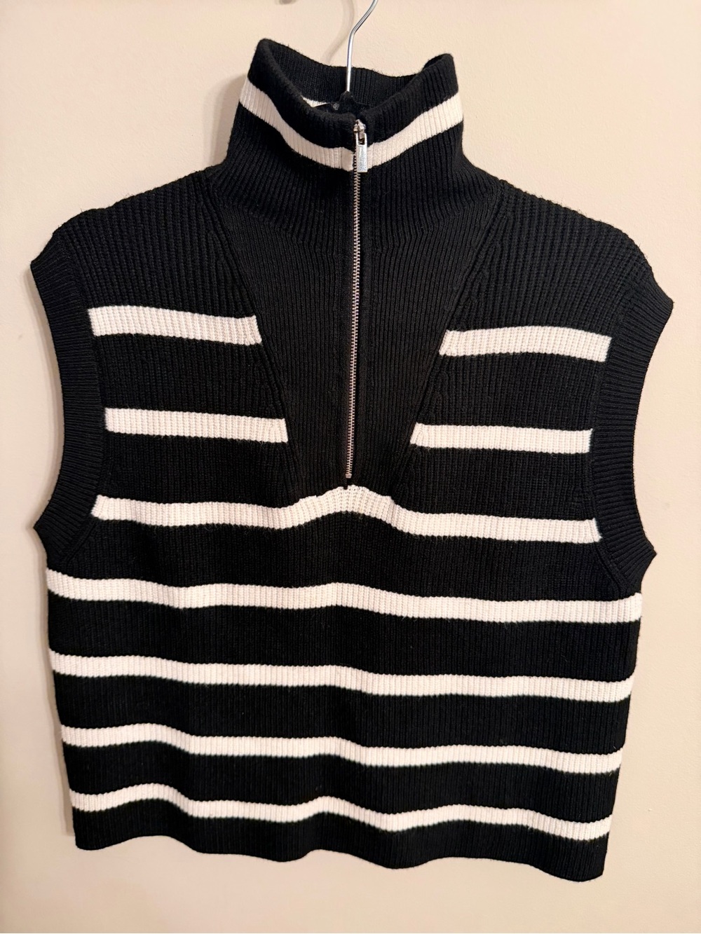 MNG Black White Striped Knit Sweater Vest 1/4 Zip Mock Neck Sleeveless M